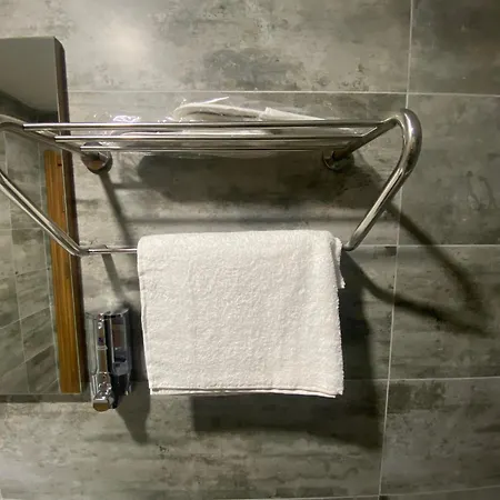 Rosse アパートホテル